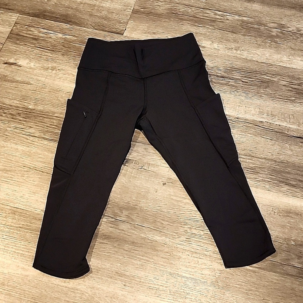 Athleta all in tight crop leggings with pockets - Picture 2 of 4